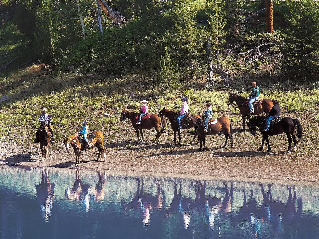 Parade Rest Ranch West Yellowstone Extérieur photo